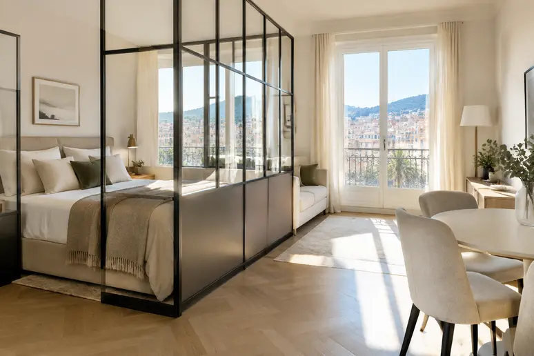 Verrière d'atelier séparant le coin nuit pour aménager un studio à Nice